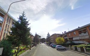 Malore mortale ai giardini mentre porta fuori il cane