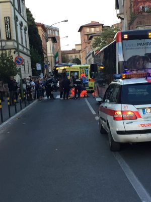 Uomo investito sulle strisce in via Curtatone