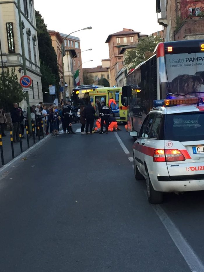 Uomo investito sulle strisce in via Curtatone