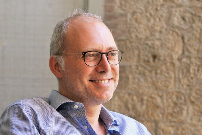Legge contro l'obbligo di non far tornare i minori da scuola da soli: se ne parla a Siena