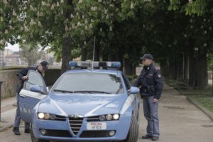 Chiusi: rocambolesco inseguimento, macchina sospetta riesce a sfuggire alla Polizia