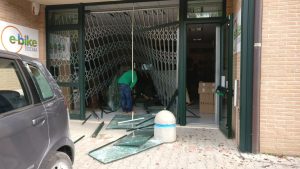Maxi furto di biciclette in viale Europa