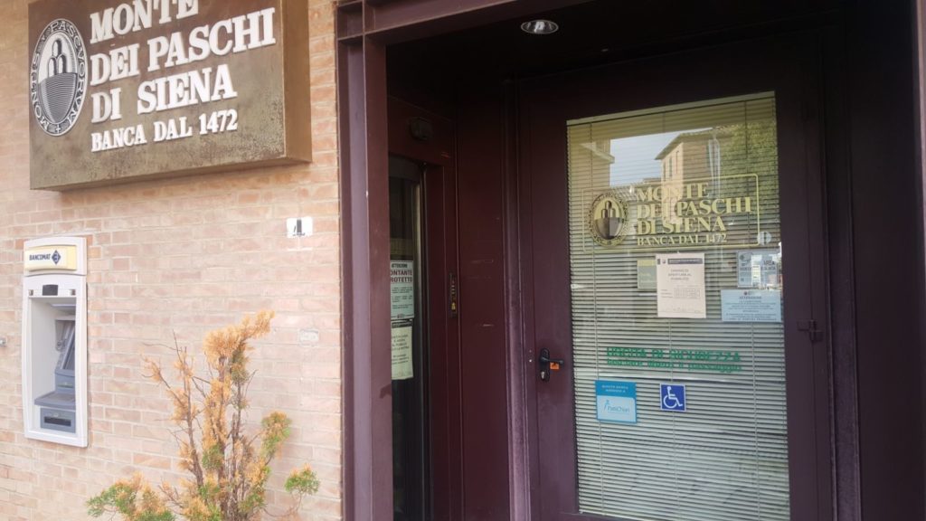 Rapina a San Rocco: rapinatore scappa, in corso le ricerche