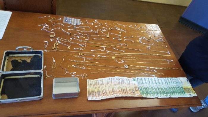 Furto gioielli, revocata licenza al Compro Oro denunciato per ricettazione