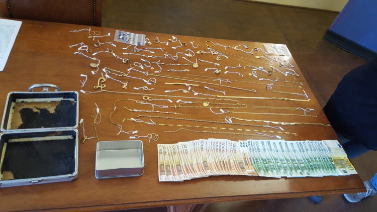 Furto gioielli, revocata licenza al Compro Oro denunciato per ricettazione