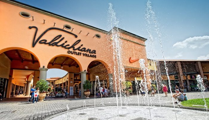 Al Valdichiana Outlet Village &egrave; scattato il "Black Weekend". Domani ospite la Mens Sana Basket