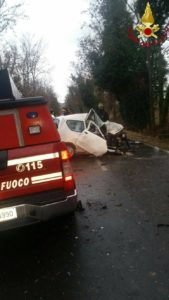 Si schianta con l'auto contro un albero, 79enne di Grosseto trasportato alle Scotte col Pegaso