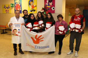 Studenti Erasmus, raccolta fondi e panettoni per i bimbi di pediatria