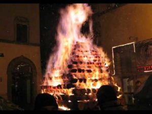 Fiaccolata di Santa Fiora: il paese illuminato dalle fiamme