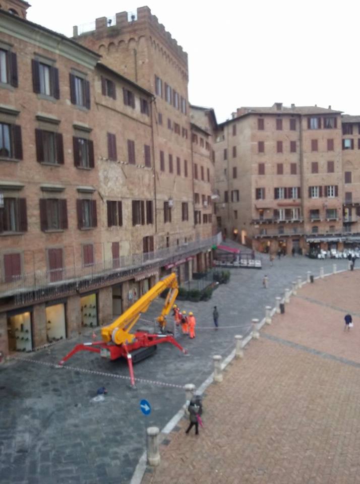 Il maltempo sta rallentando l'inizio dei lavori per la nuova illuminazione di Piazza del Campo