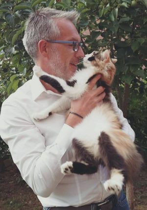Autista tiemme non fa salire il cane sul bus, interviene Scaramelli