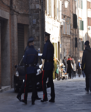 Sgominata rete di spacciatori a Siena. Due arresti