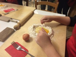 "A Piccoli Passi" per insegnare ai pi&ugrave; piccoli ricette e sapori della tradizione senese