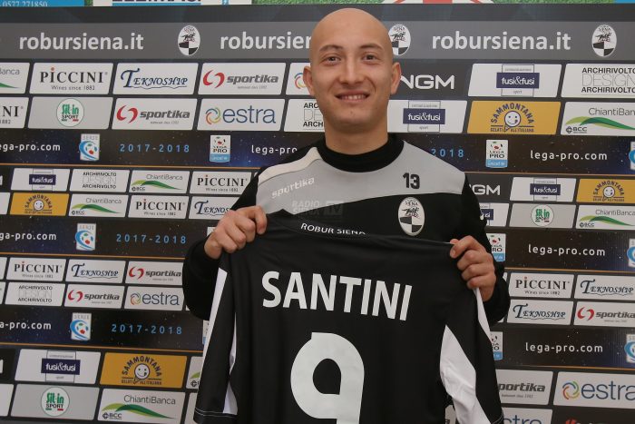 Il Siena in lizza con il Catanzaro per il ritorno dell'attaccante Claudio Santini