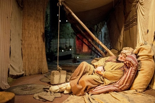 Casole, per l'Epifania i Re Magi su cammelli veri al presepe vivente