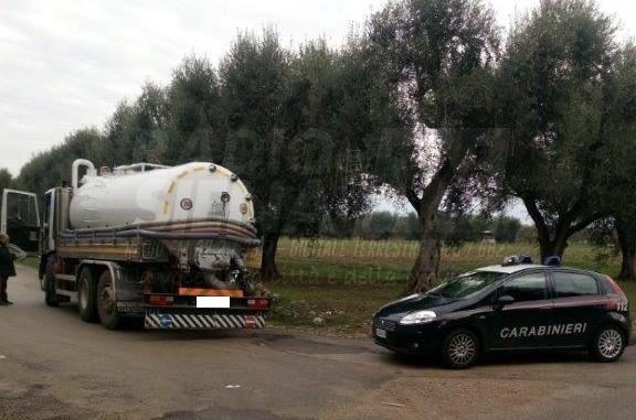 San Gimignano, autobotte sversa i liquami nei tombini pubblici