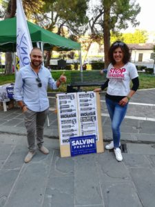 San Gimignano, niente merci fuori dai negozi. La Lega: "Regolamento triste"