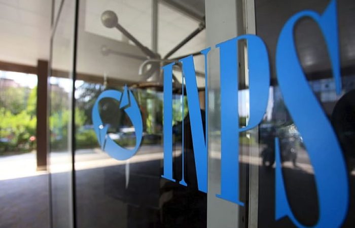 I pensionati valdelsani in difesa ad oltranza dell'Agenzia INPS a Colle