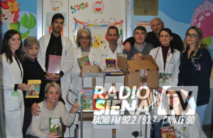 "Io tifo Mens Sana" ha consegnato i libri al reparto di pediatria