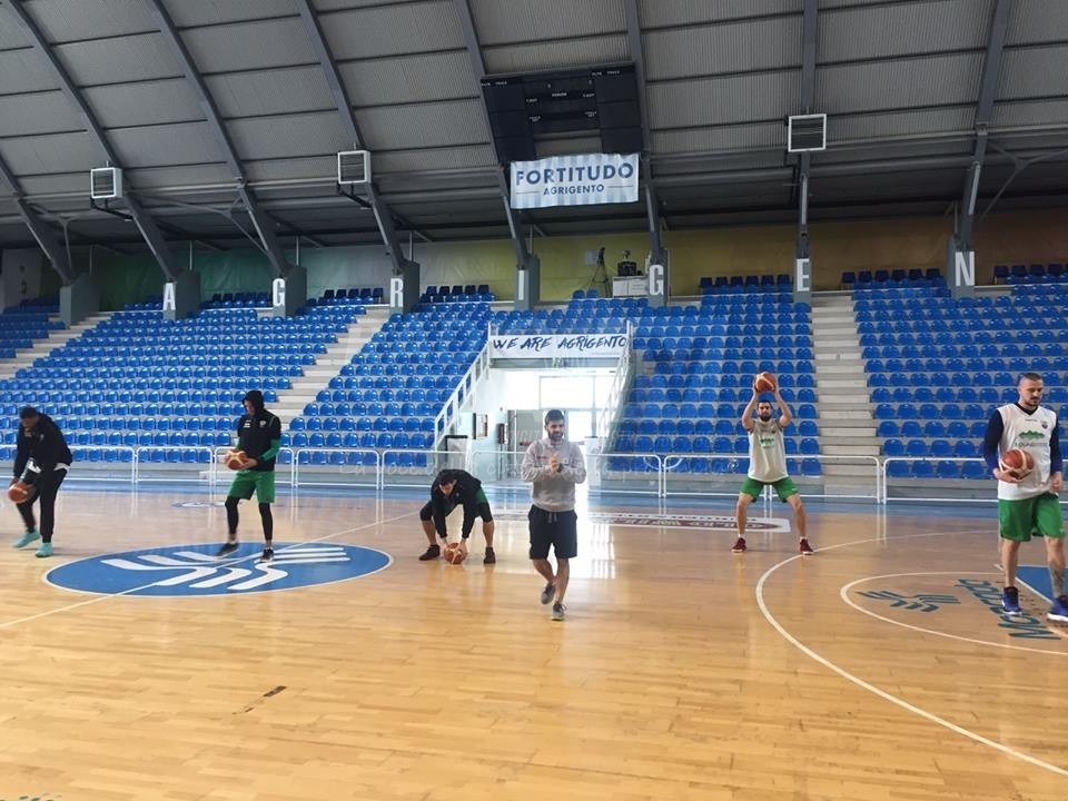 I biancoverdi prendono confidenza col parquet del PalaMoncada. Attesa per la prima di Kyzlink