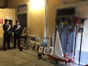 Poggibonsi: sorpreso mentre ruba, i carabinieri lo arrestano