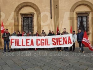 Lavoratori del travertino in piazza e sindacati dal prefetto - LE FOTO
