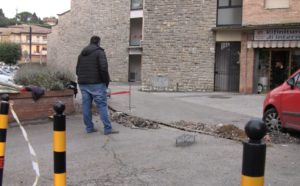 Bloccati ancora i lavori in via Celso Cittadini