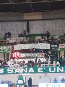 Mens Sana-Scafati, striscione dei tifosi contro Ferdinando Minucci