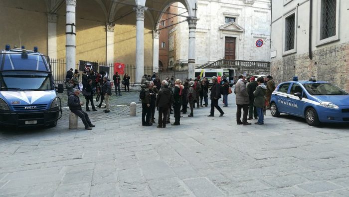 Alle Logge del Papa si manifesta contro il revisionismo e la parata neofascista