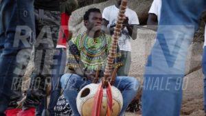 La kora di Jabel Kanuteh protagonista del secondo appuntamento di "Tradire. Le radici nella musica"