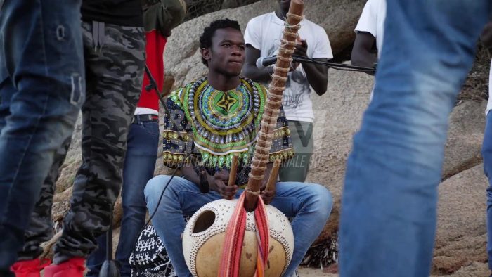 La kora di Jabel Kanuteh protagonista del secondo appuntamento di "Tradire. Le radici nella musica"
