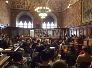 Consiglio comunale straordinario per la lotta alla mafia: risuona la musica di Morricone