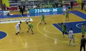 Mens sana beffata nel finale: ma il fallo c'&egrave;? IL VIDEO