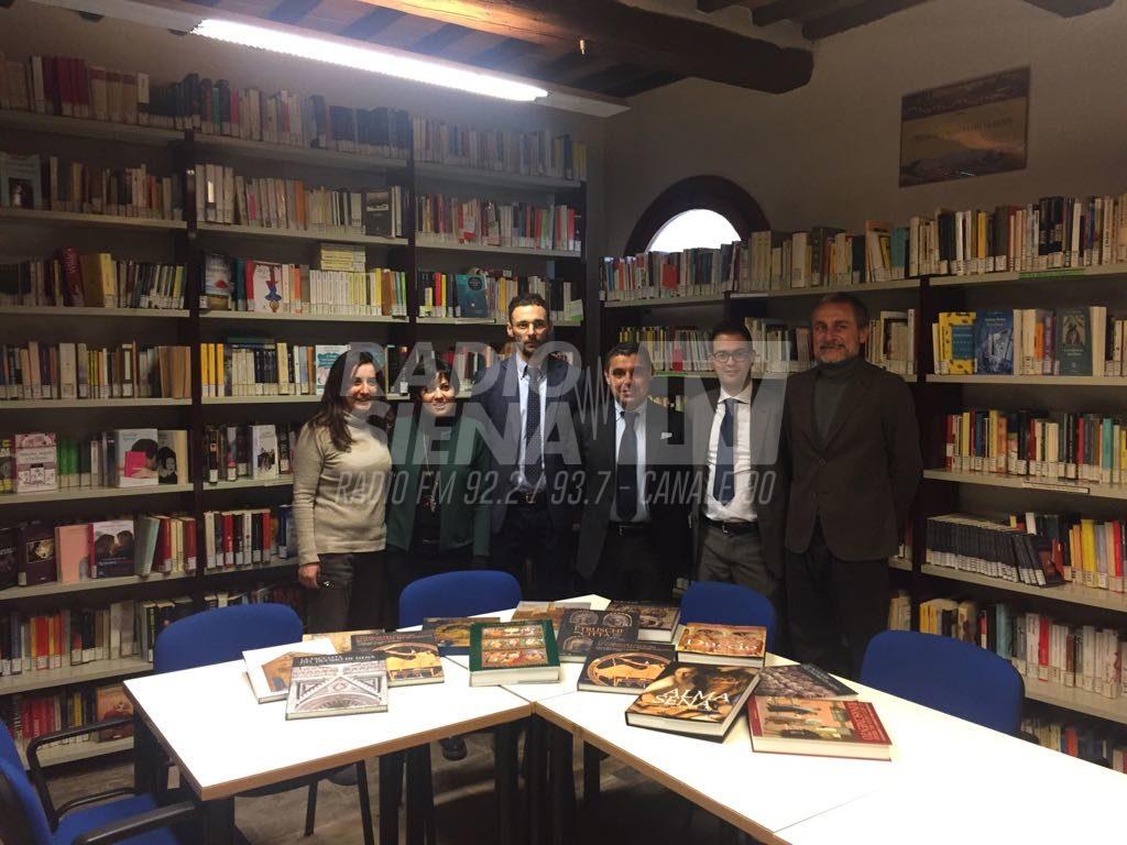 Cassa di mutua assistenza Mps dona 29 preziosi libri alla Biblioteca Comunale di Monteroni