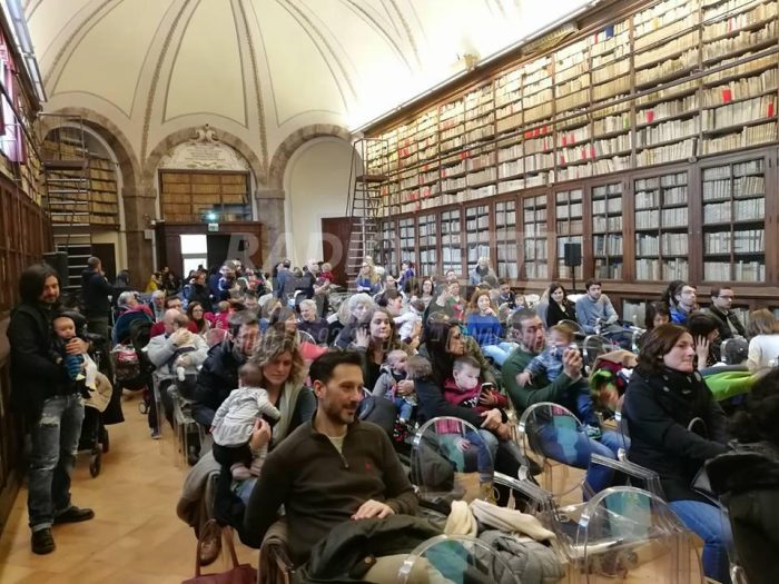 Il Comune dona un libro a tutti i nati nel 2017