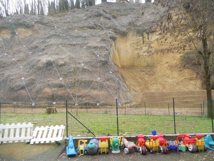 Terminati i lavori di consolidamento della scarpata dietro l'asilo Orso Brando