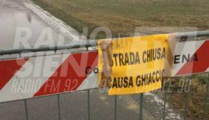 Allerta neve, l'elenco delle strade che saranno chiuse stanotte. Domani tutte le scuole aperte