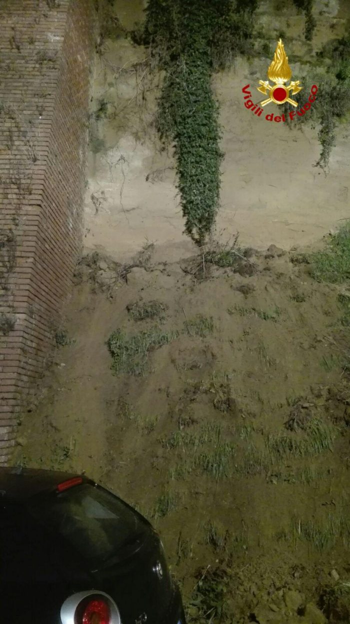 Smottamento di terra in via Don Minzoni