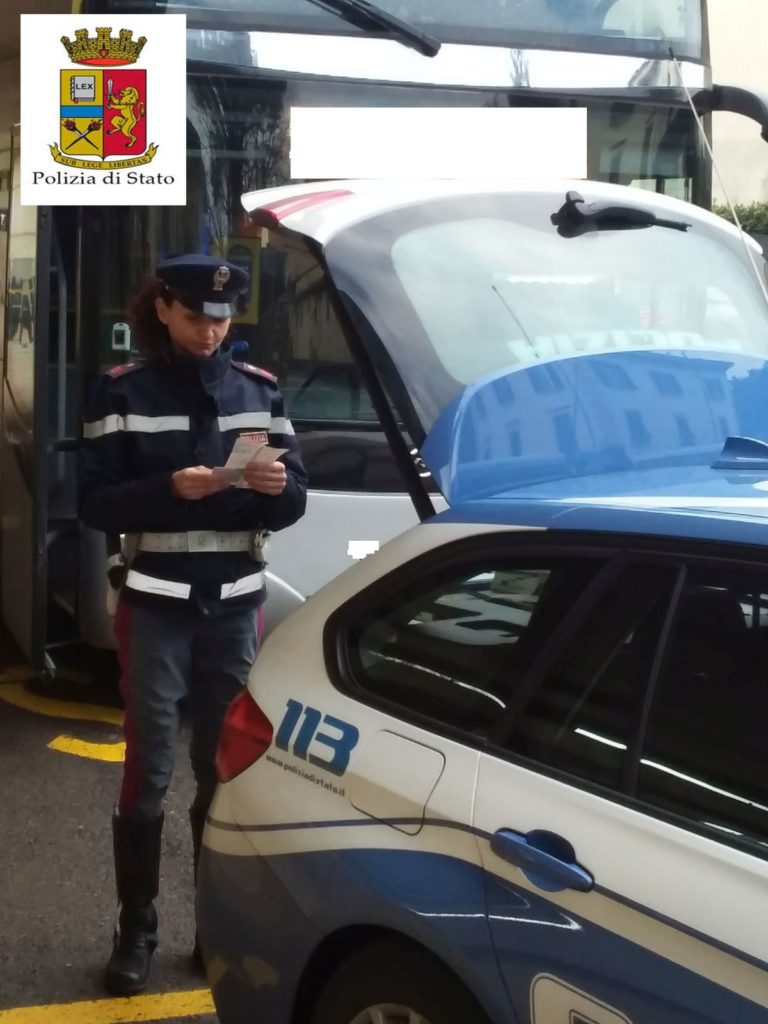 Fermato un autista di bus senza tessera nella scatola nera: passeggeri costretti a scendere