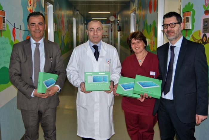 L'associazione Italian Digital Revolution dona i tablet ai bimbi di pediatria