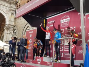 Siena e provincia capitali del ciclismo. Tutto lo spettacolo della Strade Bianche 2018 - FOTO