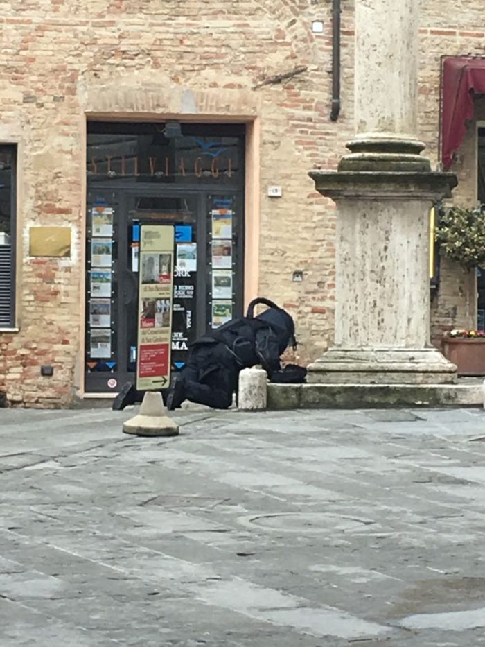 Bombe a mano a Montepulciano, indagini serrate in corso. Si pensa a una bravata - FOTO