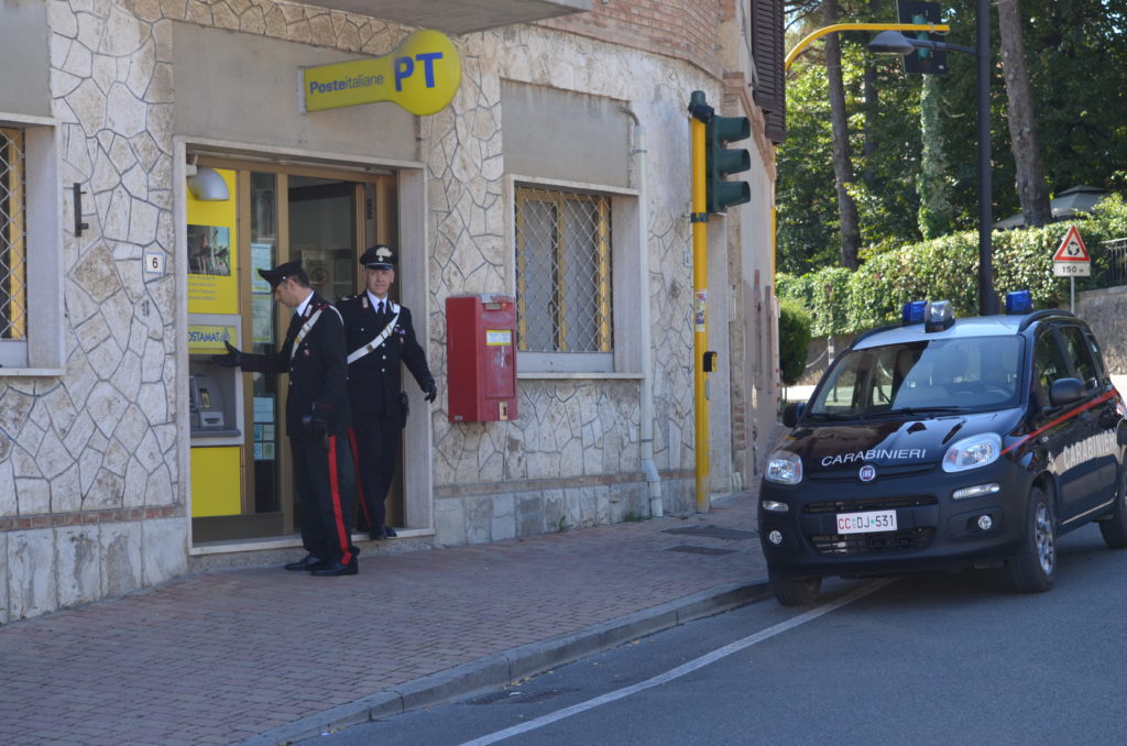 Rubati nella notte 20mila euro dalla cassaforte dell'ufficio postale