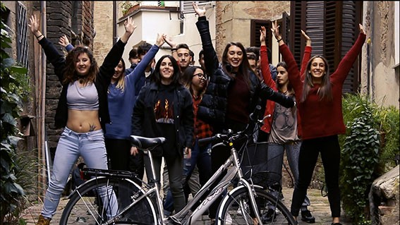 Un musical sulla passione per la bici, la 3E del Caselli vince il premio "Scateniamoci"