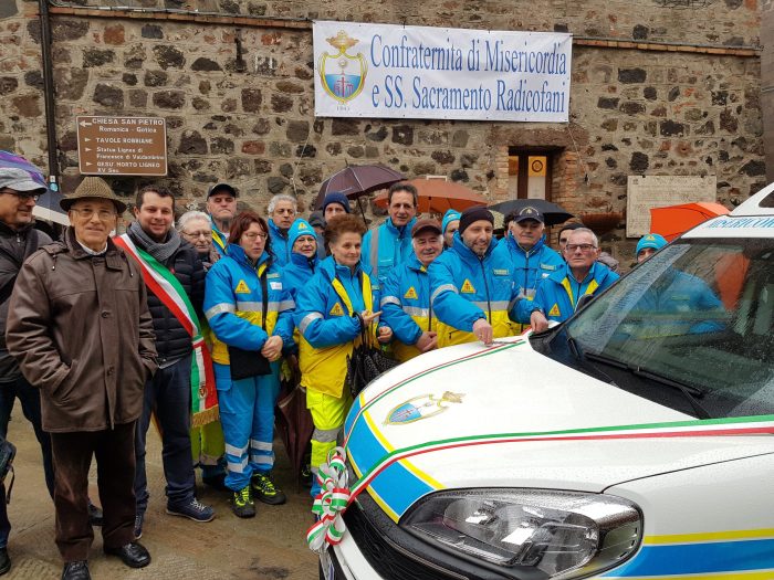 Donato un nuovo mezzo di trasporto per la Misericordia di Radicofani