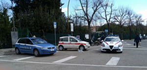 Borseggi a raffica al mercato, fermate due donne rom di 25 e 26 anni