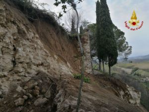 Crolla un tratto di 20 metri delle mura medievali di San Gimignano