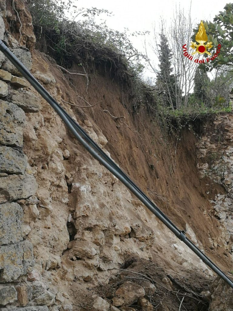 Crollo mura storiche San Gimignano, oggi previsti ulteriori approfondimenti