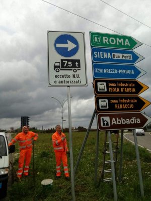 Cassia Sud scatta la deviazione obbligatoria per i mezzi pesanti
