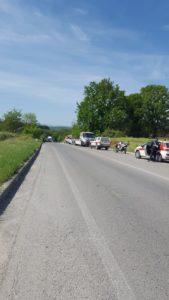 Auto si ribalta nella strada tra Colle e San Marziale